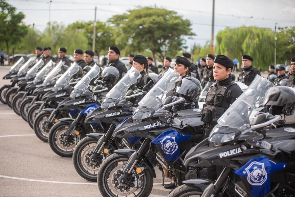 El Gobierno Entreg A La Polic A Camionetas Y Motocicletas Dotadas De